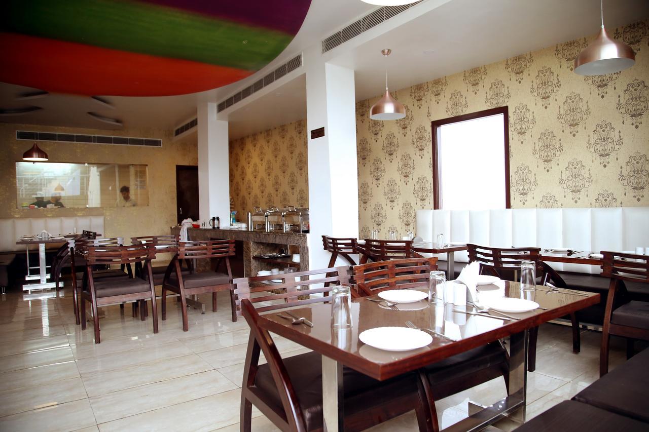 Sallow Royal Suites Amritsar Esterno foto