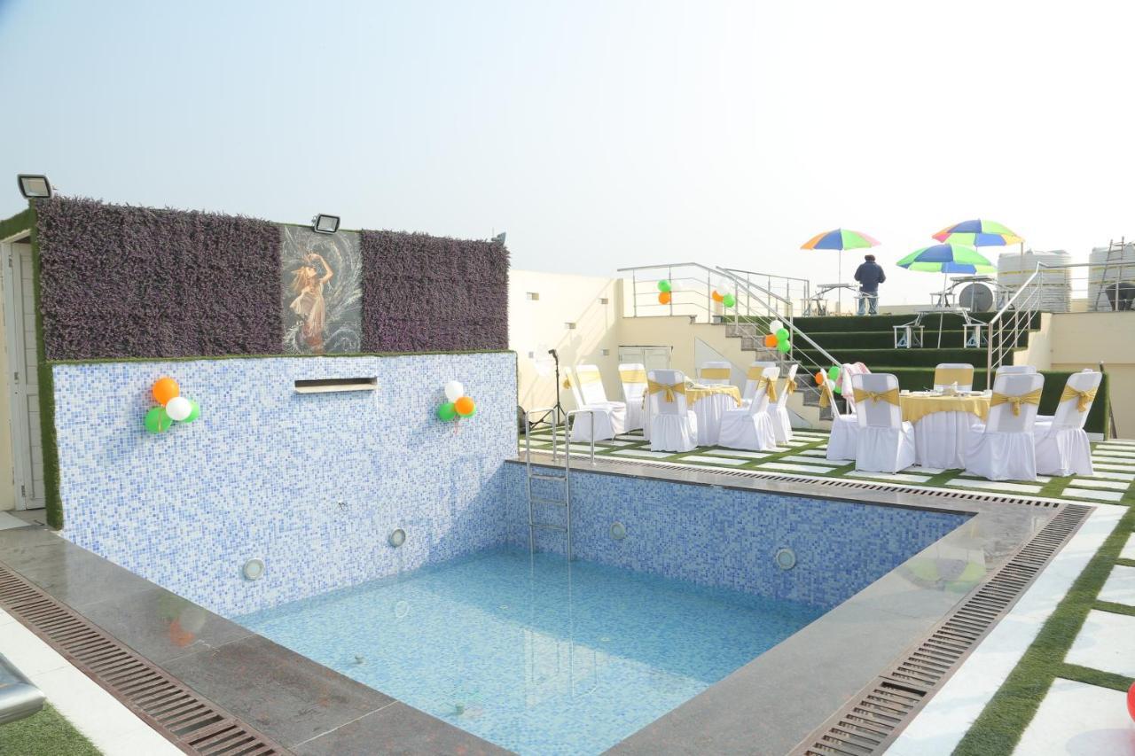 Sallow Royal Suites Amritsar Esterno foto