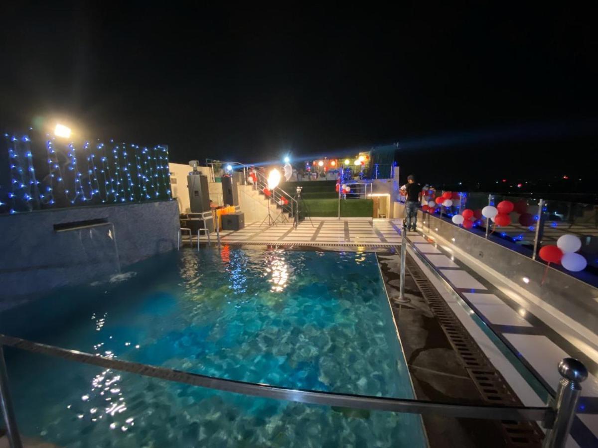 Sallow Royal Suites Amritsar Esterno foto