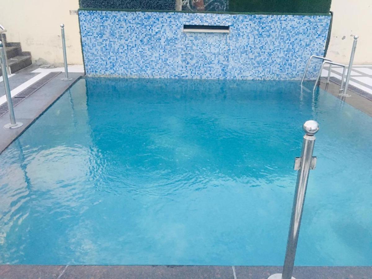 Sallow Royal Suites Amritsar Esterno foto